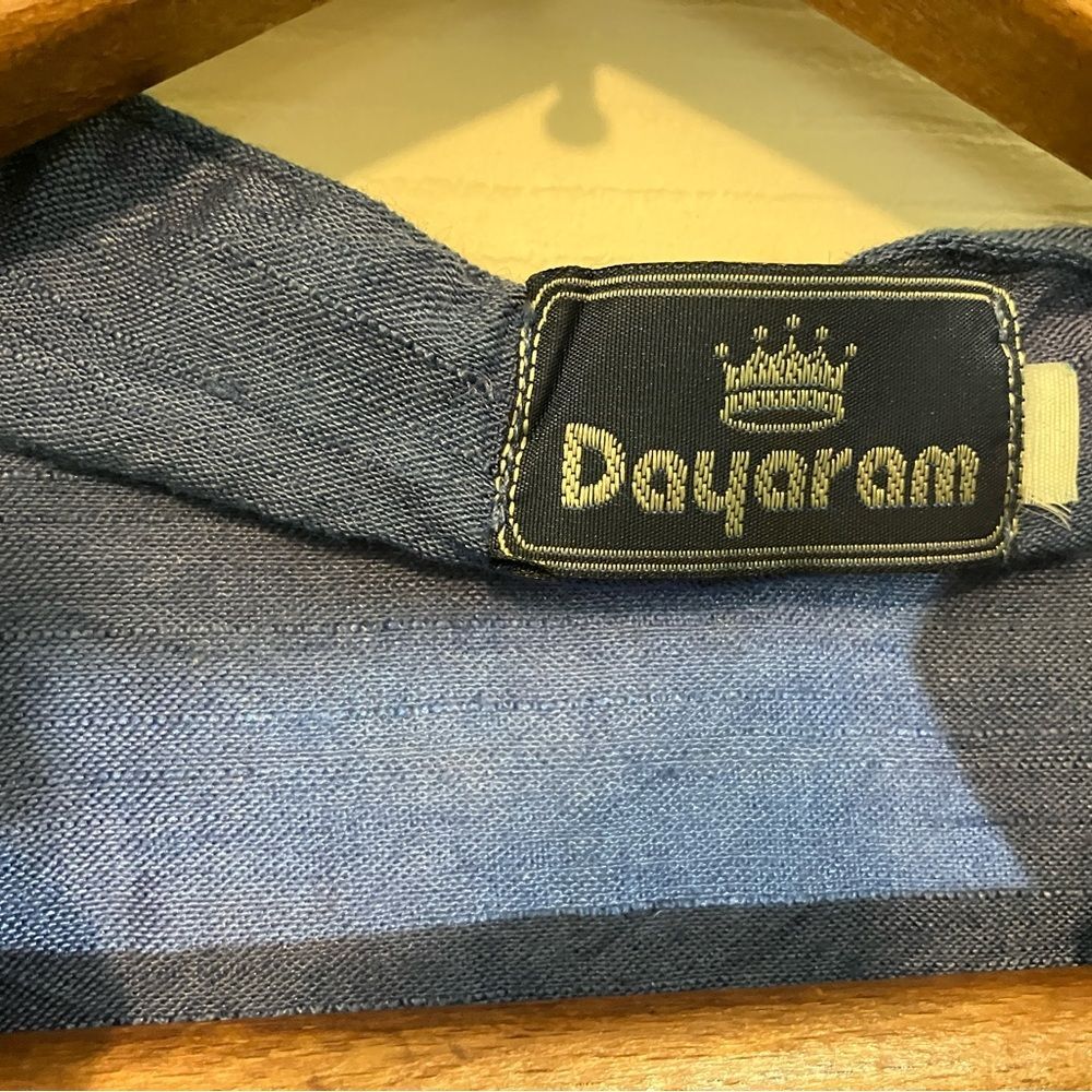 Dayaram linen long sleeve shirt, beautiful beading, excellent condition, size XL - Picture 4 of 5